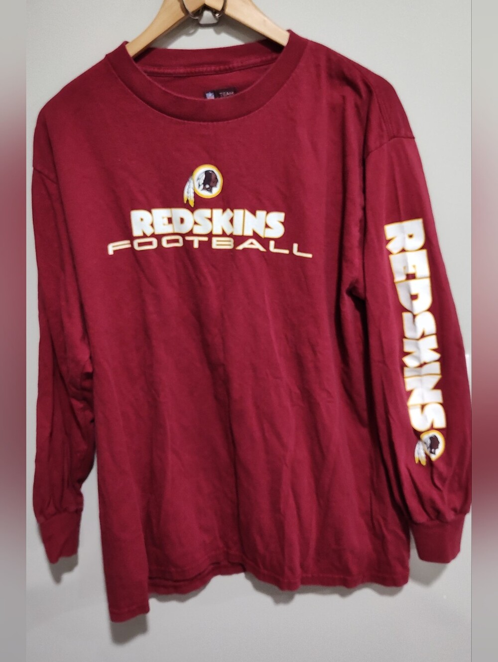 NFL Team Apparel Washington Redskins NFL Football Burgundy Long Sleeve Shirt L